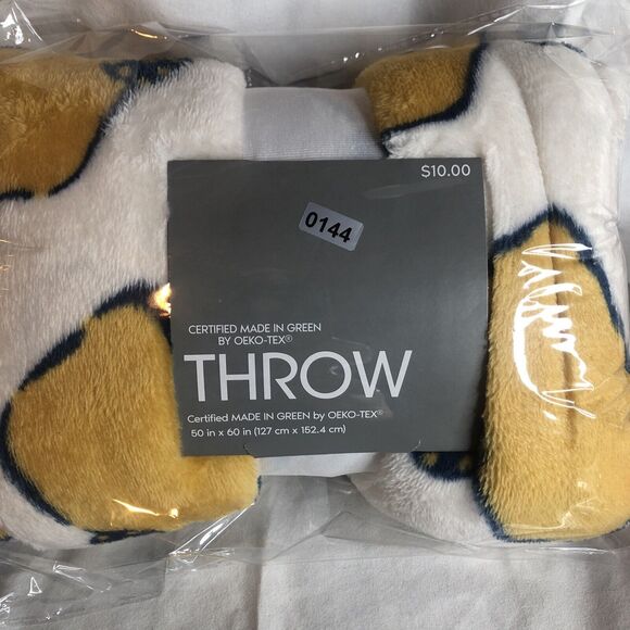 Target Plush Throw Blanket 50"x 60" - Pickleball/Sports/Ivory - NEW - Picture 11 of 11